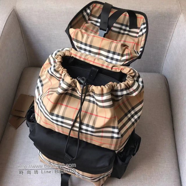 Burberry專櫃新款雙肩包 巴寶莉格紋帆布男士後背包  db1193